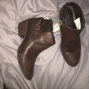 American Eagle Short Brown Heeled Booties